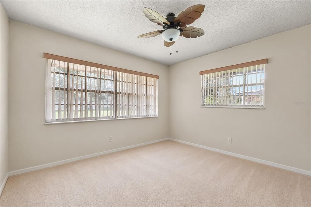 For Sale: $550,000 (4 beds, 2 baths, 1872 Square Feet)