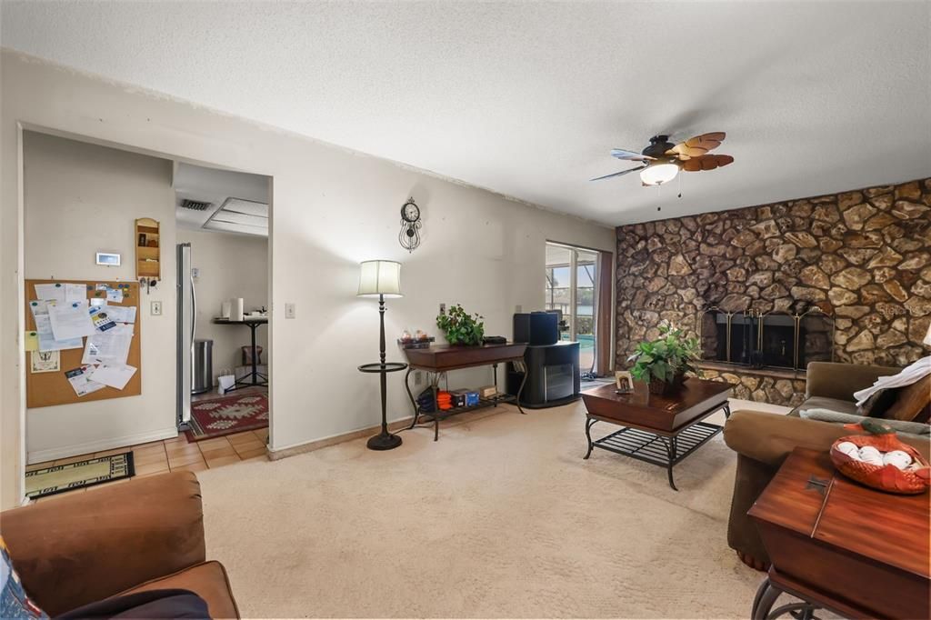 For Sale: $550,000 (4 beds, 2 baths, 1872 Square Feet)