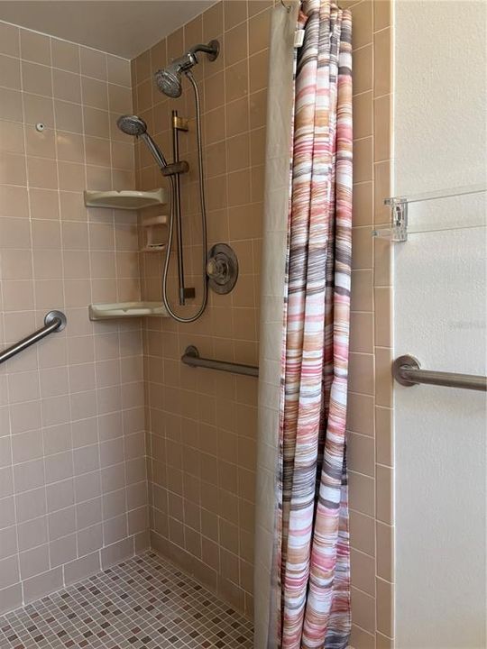 В аренду: $2,400 (4 спален, 2 ванн, 2160 Квадратных фут)