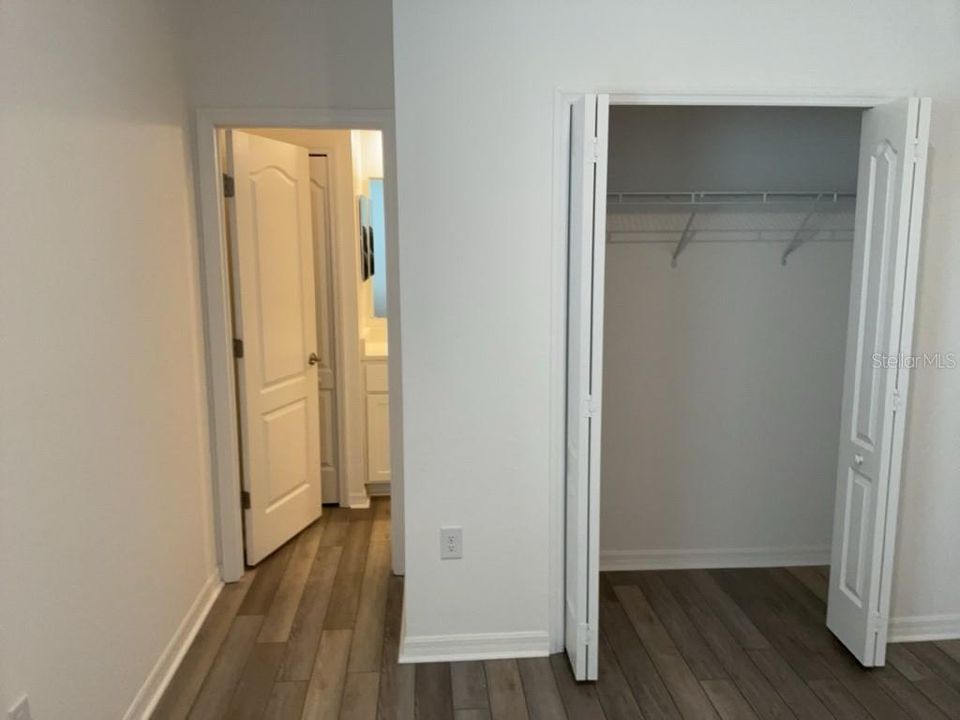 En Venta: $394,500 (4 camas, 3 baños, 2151 Pies cuadrados)