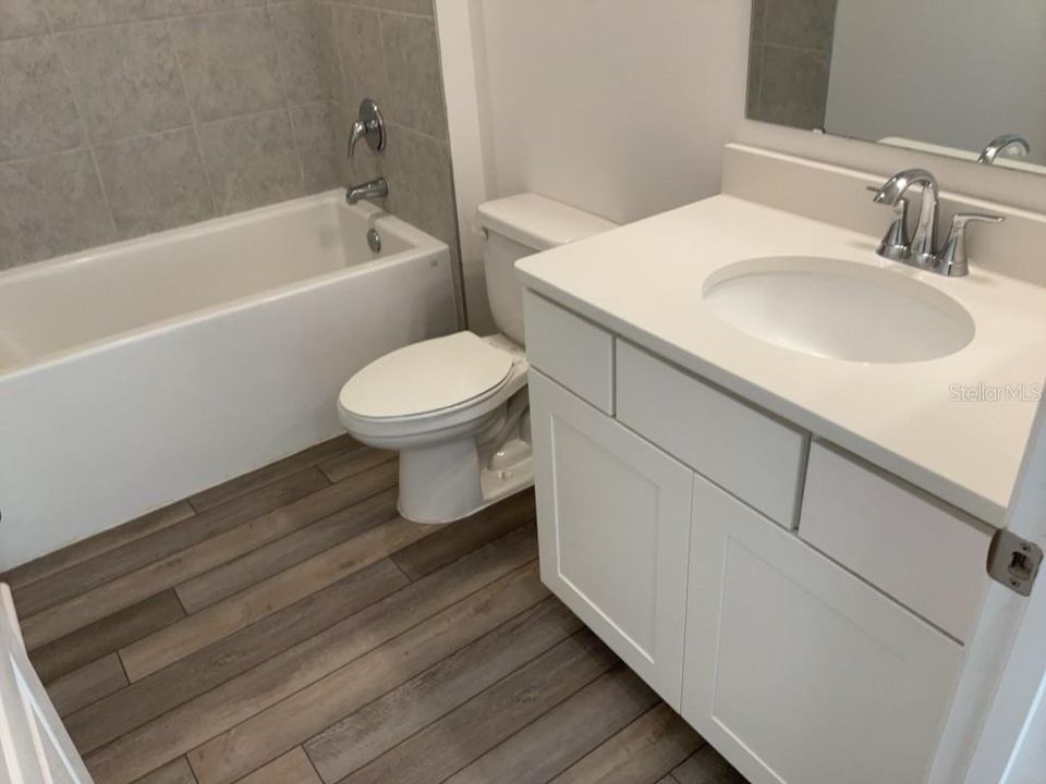 En Venta: $394,500 (4 camas, 3 baños, 2151 Pies cuadrados)