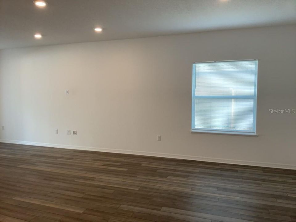 En Venta: $394,500 (4 camas, 3 baños, 2151 Pies cuadrados)