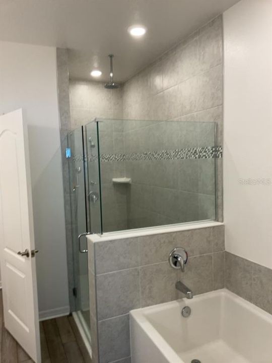 En Venta: $394,500 (4 camas, 3 baños, 2151 Pies cuadrados)