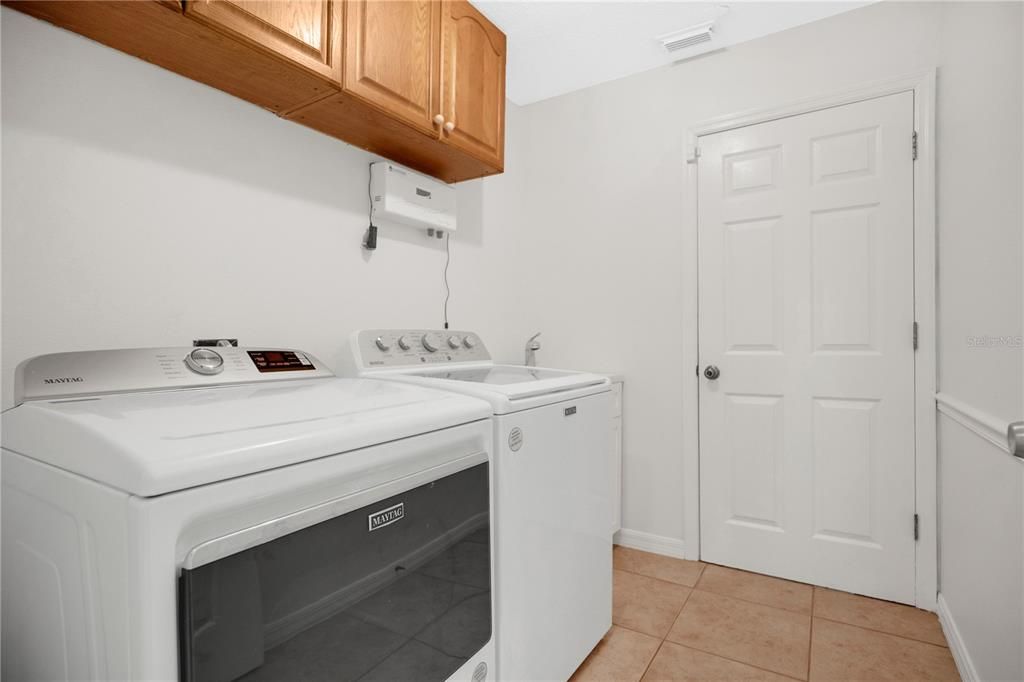 En Venta: $599,900 (4 camas, 4 baños, 2405 Pies cuadrados)