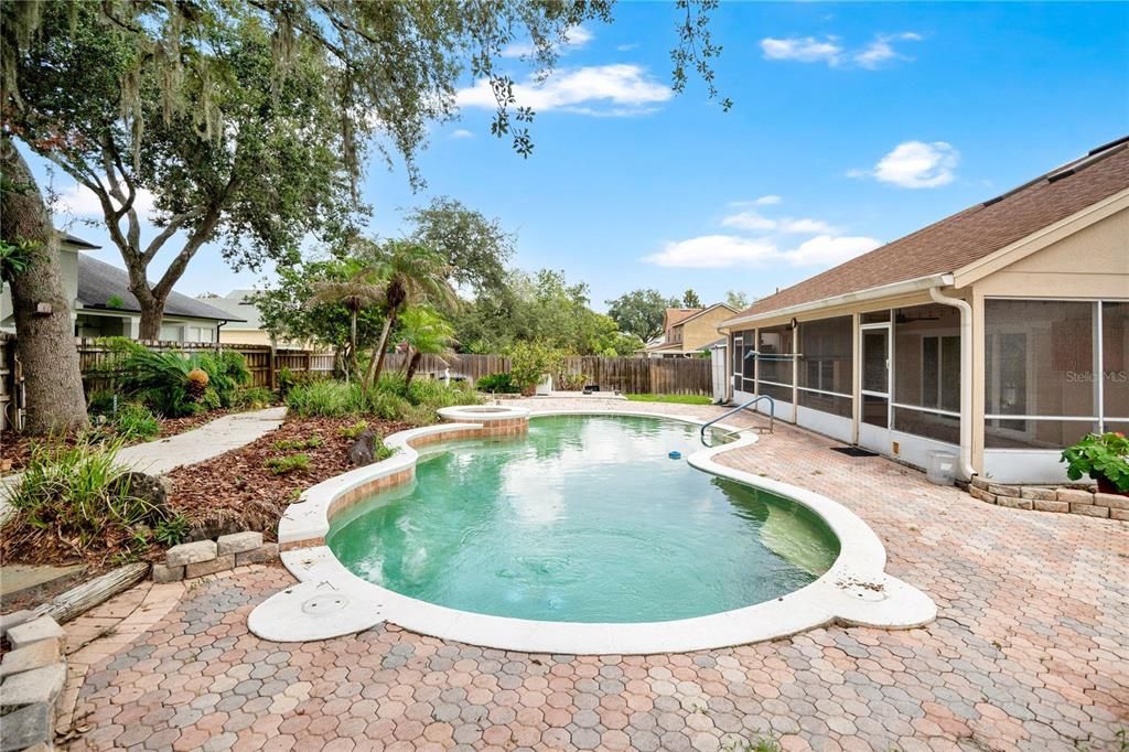 En Venta: $599,900 (4 camas, 4 baños, 2405 Pies cuadrados)