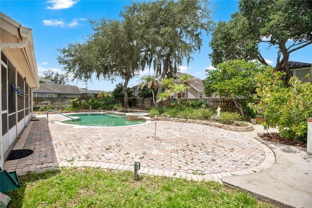 En Venta: $599,900 (4 camas, 4 baños, 2405 Pies cuadrados)