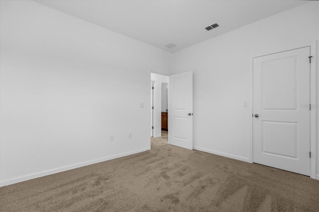 For Sale: $399,990 (4 beds, 2 baths, 1987 Square Feet)