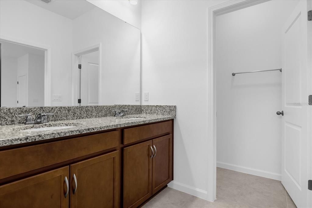 For Sale: $399,990 (4 beds, 2 baths, 1987 Square Feet)