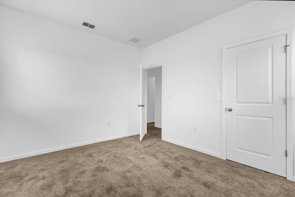 For Sale: $399,990 (4 beds, 2 baths, 1987 Square Feet)