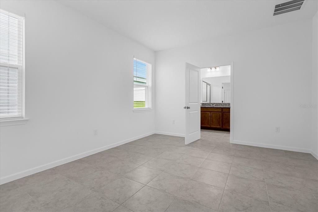 For Sale: $399,990 (4 beds, 2 baths, 1987 Square Feet)