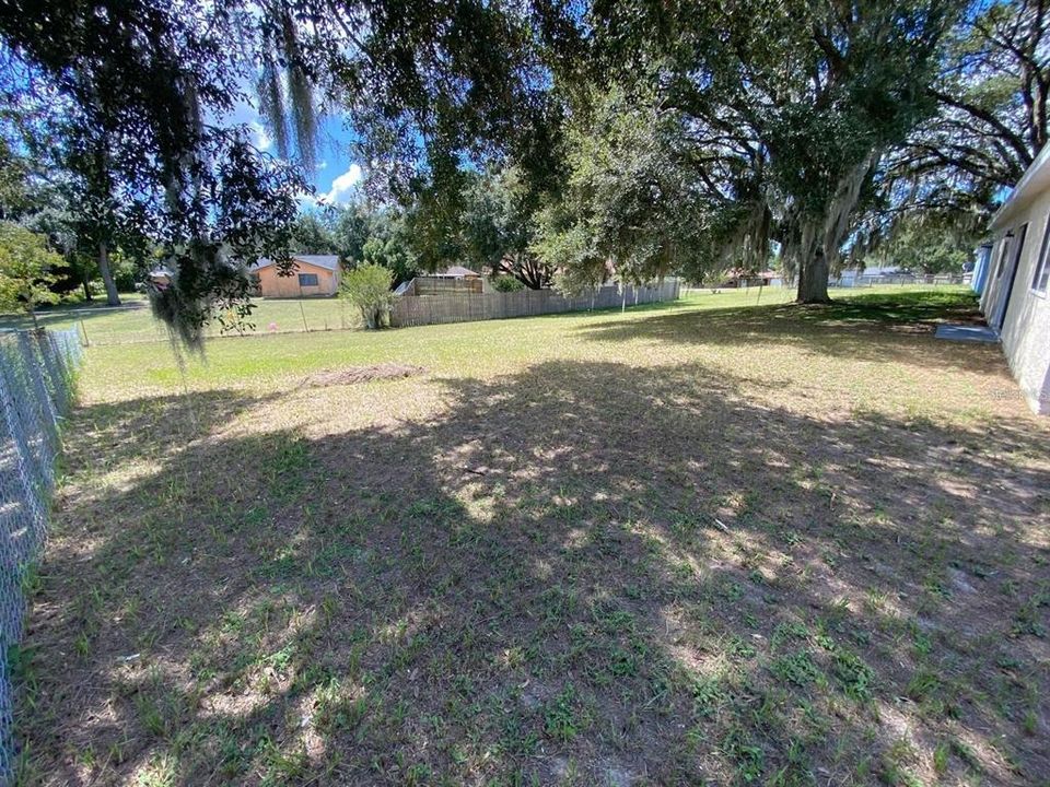 For Sale: $209,000 (2 beds, 1 baths, 857 Square Feet)