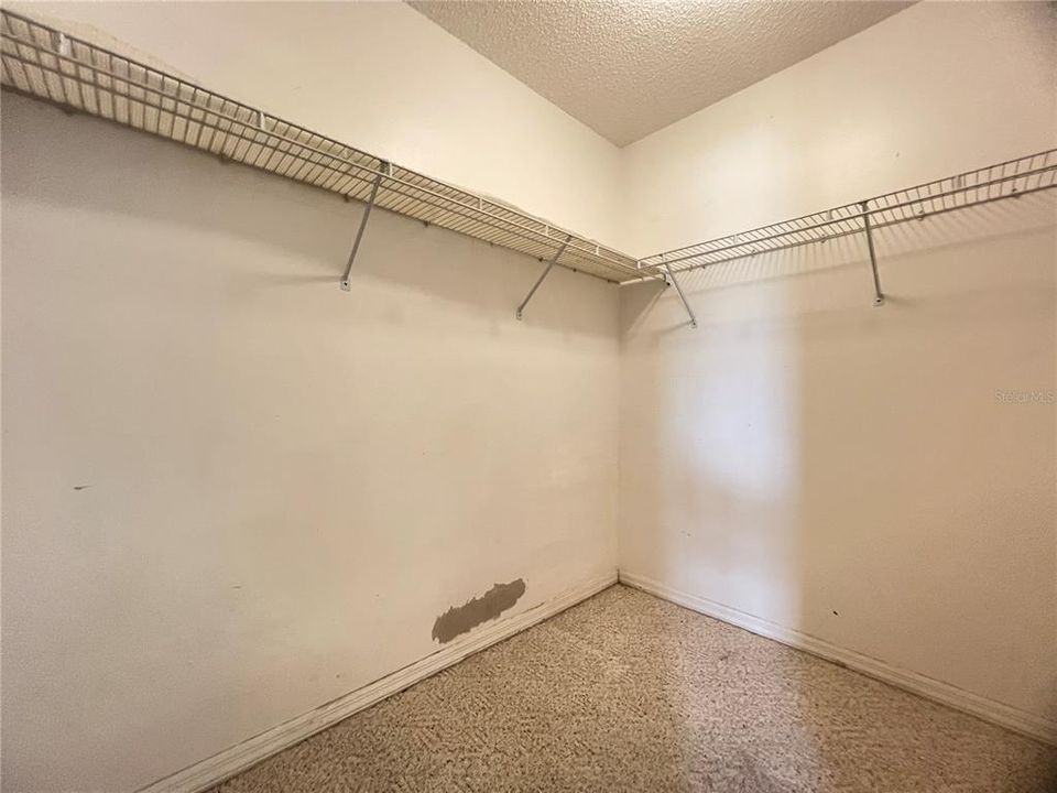 На продажу: $250,000 (3 спален, 2 ванн, 1716 Квадратных фут)