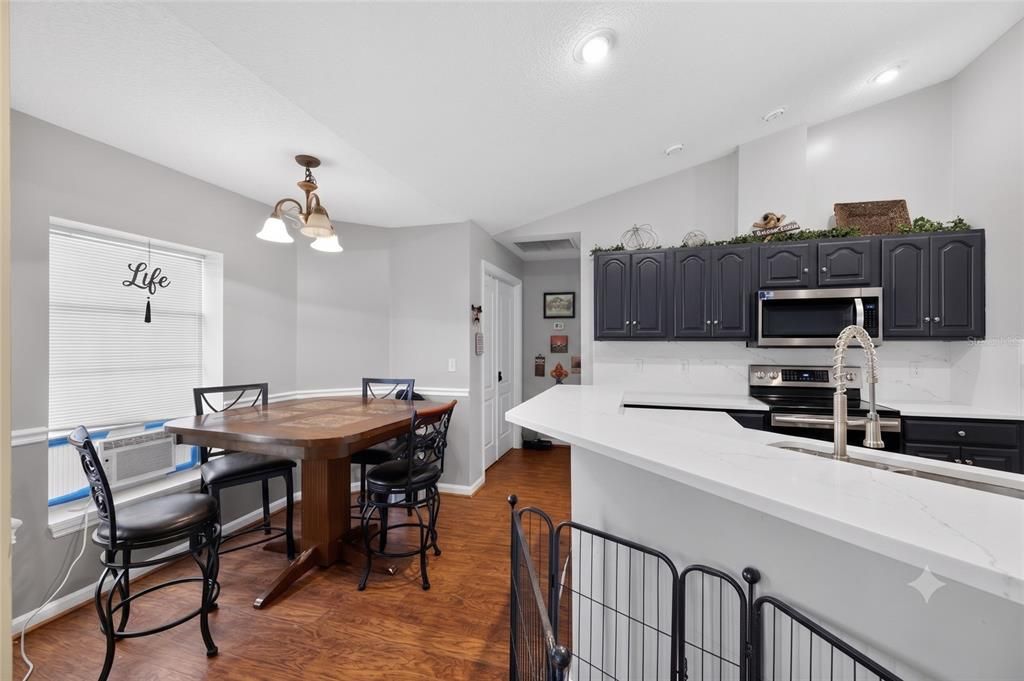 En Venta: $590,000 (4 camas, 4 baños, 2268 Pies cuadrados)