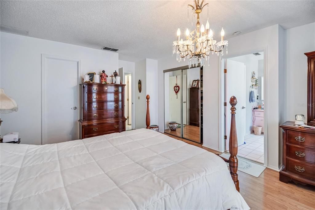 На продажу: $365,000 (3 спален, 2 ванн, 1864 Квадратных фут)