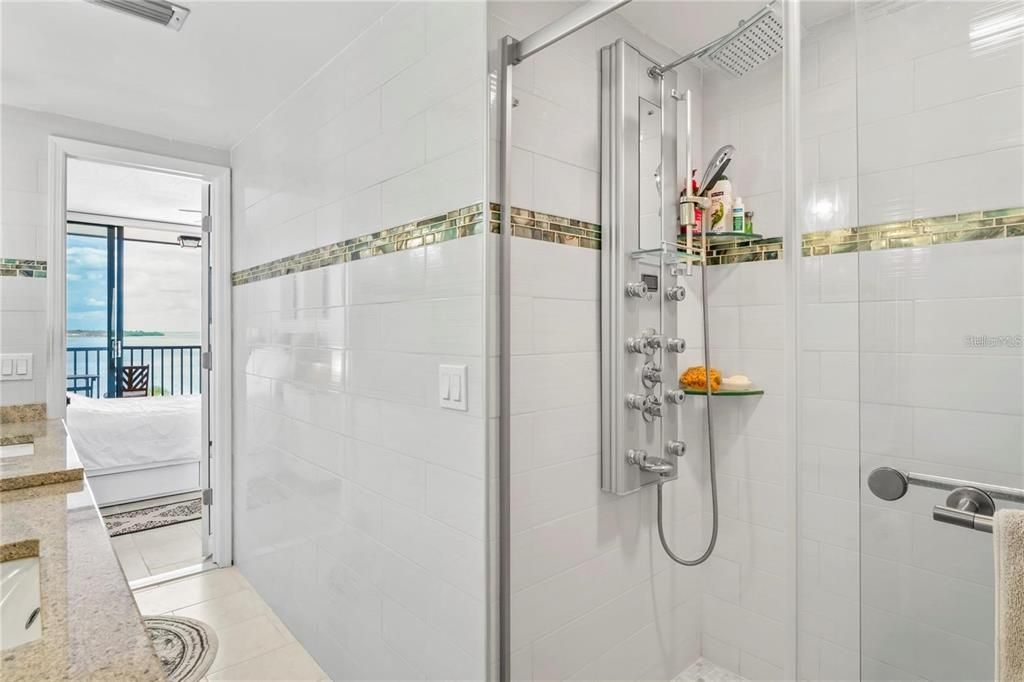 На продажу: $475,000 (2 спален, 2 ванн, 1290 Квадратных фут)