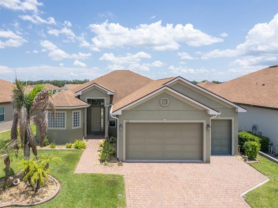 En Venta: $449,900 (3 camas, 2 baños, 2069 Pies cuadrados)