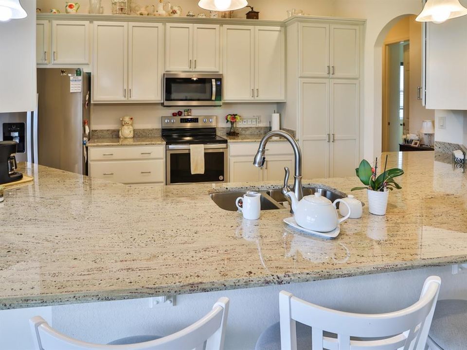 En Venta: $449,900 (3 camas, 2 baños, 2069 Pies cuadrados)
