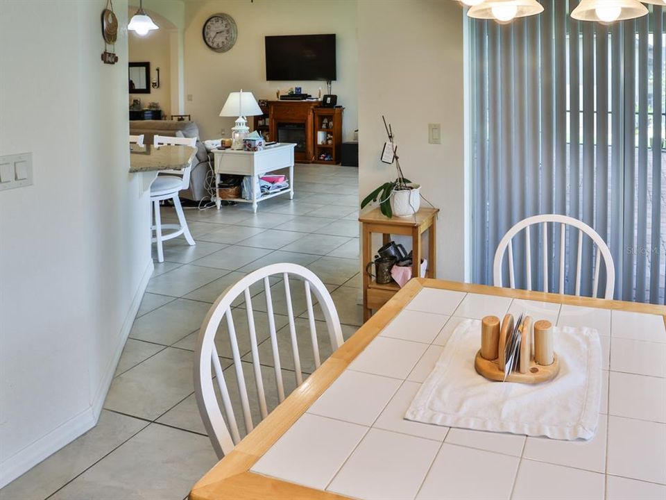 En Venta: $449,900 (3 camas, 2 baños, 2069 Pies cuadrados)