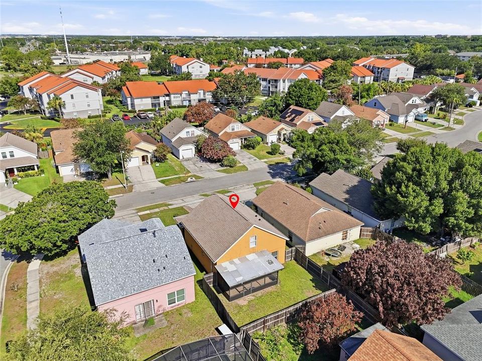 Под контрактом: $320,000 (4 спален, 2 ванн, 1522 Квадратных фут)