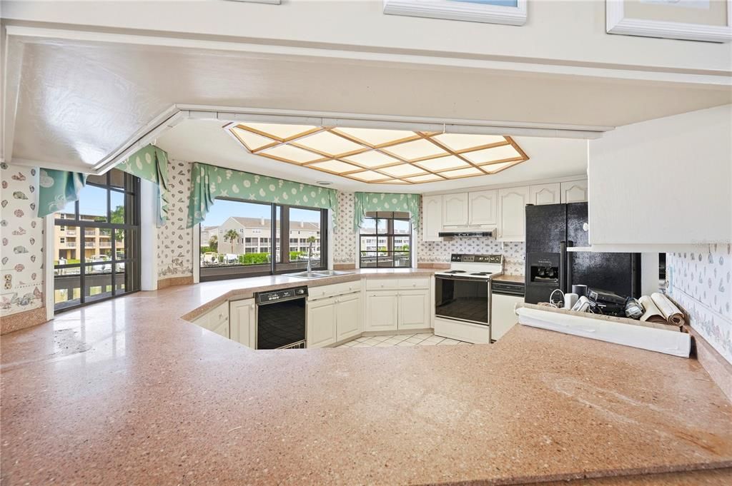 For Sale: $1,750,000 (4 beds, 2 baths, 3688 Square Feet)