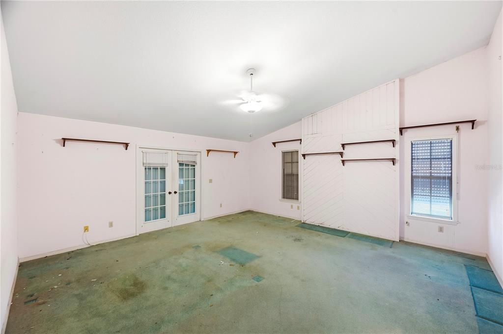 For Sale: $1,750,000 (4 beds, 2 baths, 3688 Square Feet)