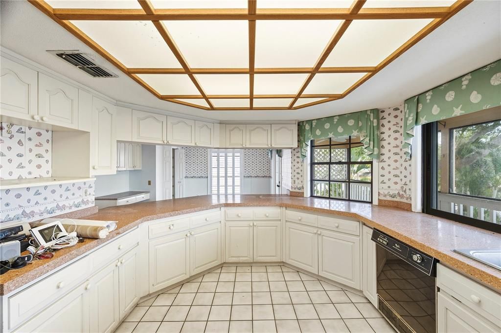 For Sale: $1,750,000 (4 beds, 2 baths, 3688 Square Feet)