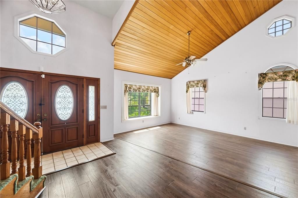 For Sale: $1,750,000 (4 beds, 2 baths, 3688 Square Feet)