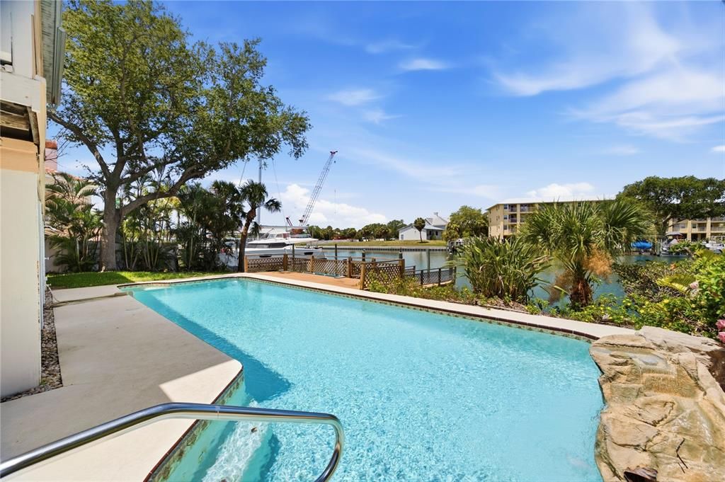 For Sale: $1,750,000 (4 beds, 2 baths, 3688 Square Feet)