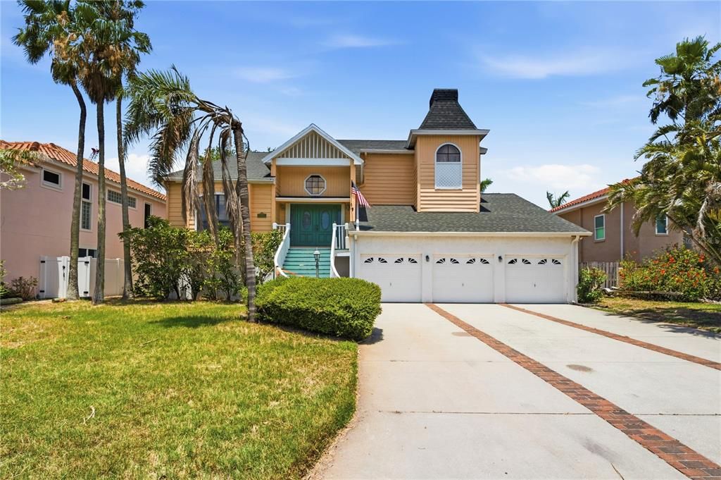 For Sale: $1,750,000 (4 beds, 2 baths, 3688 Square Feet)