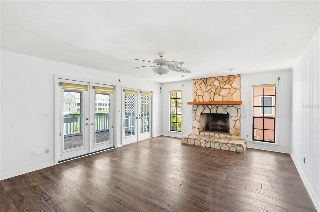 For Sale: $1,750,000 (4 beds, 2 baths, 3688 Square Feet)