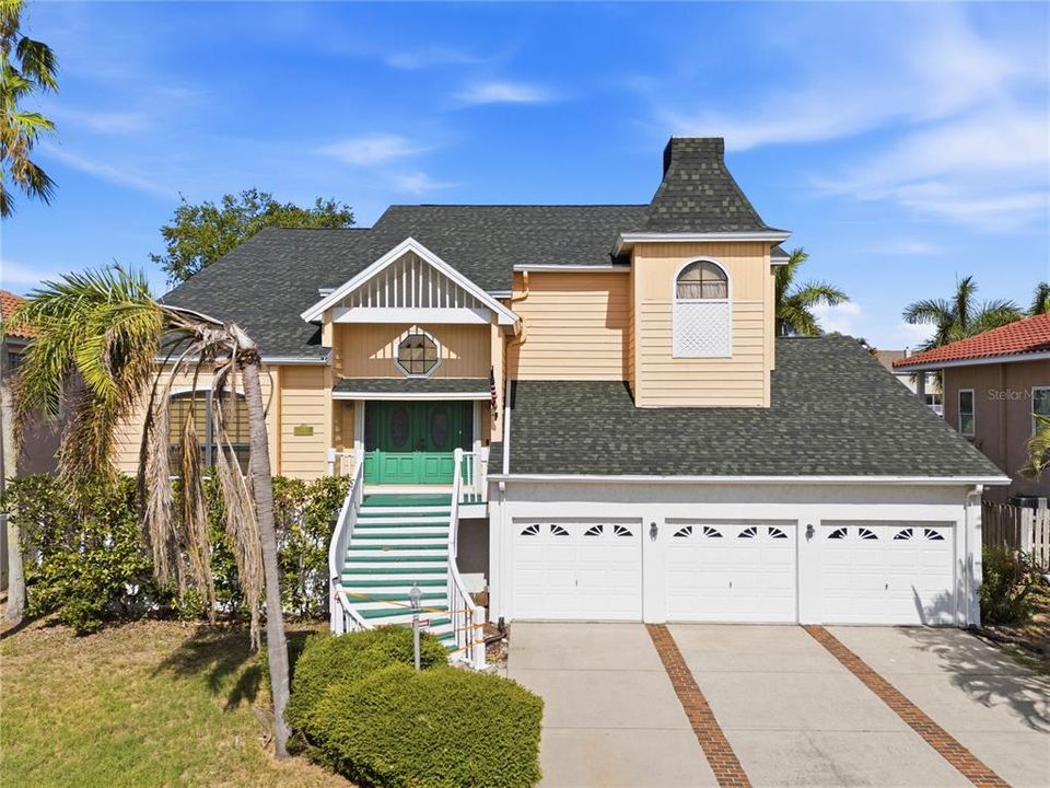 For Sale: $1,750,000 (4 beds, 2 baths, 3688 Square Feet)