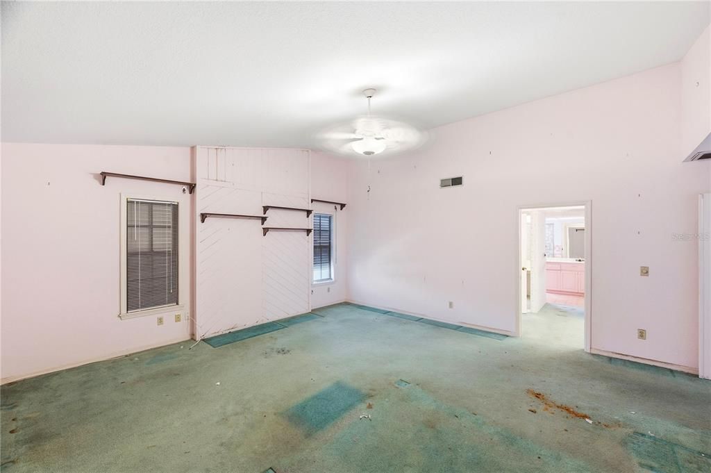 For Sale: $1,750,000 (4 beds, 2 baths, 3688 Square Feet)