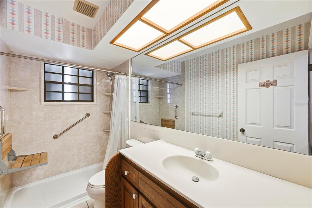 For Sale: $1,750,000 (4 beds, 2 baths, 3688 Square Feet)