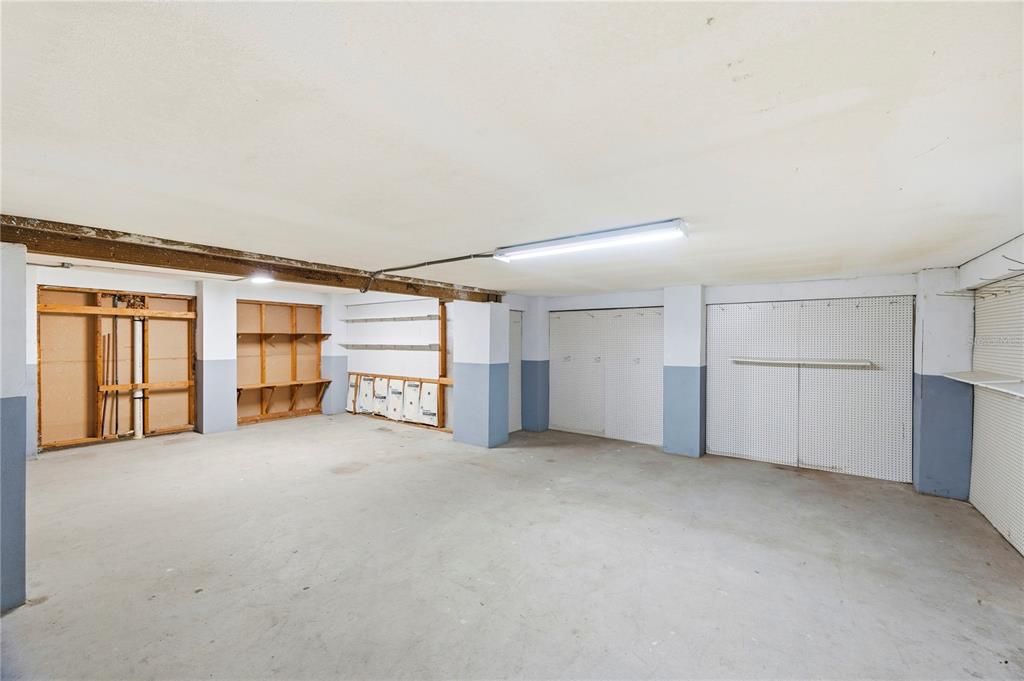 For Sale: $1,750,000 (4 beds, 2 baths, 3688 Square Feet)