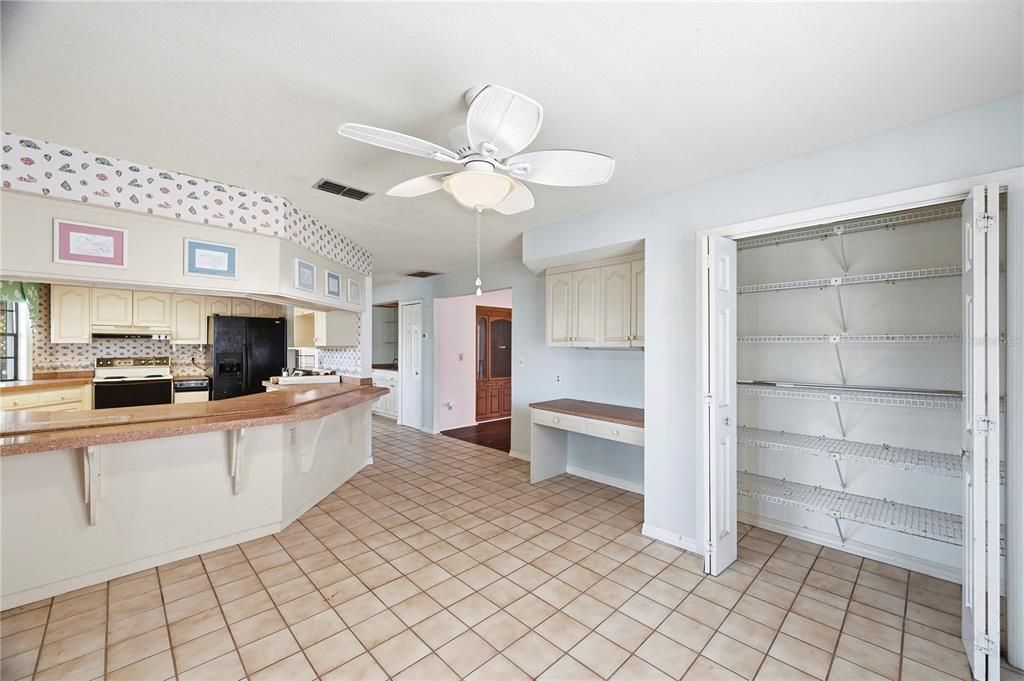 For Sale: $1,750,000 (4 beds, 2 baths, 3688 Square Feet)