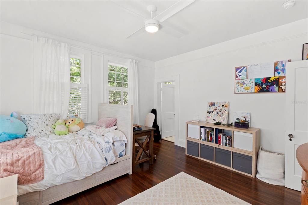 En Venta: $2,875,000 (4 camas, 3 baños, 4254 Pies cuadrados)