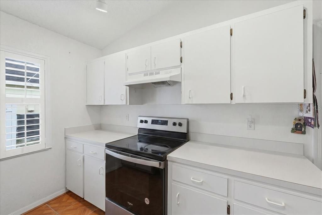 For Sale: $250,000 (3 beds, 2 baths, 1252 Square Feet)