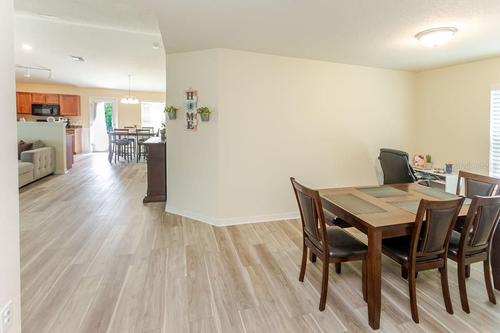 En Venta: $314,900 (3 camas, 2 baños, 1511 Pies cuadrados)