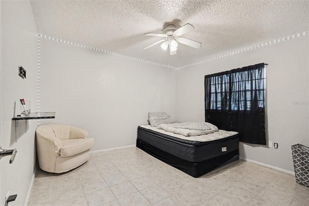 En Venta: $249,900 (3 camas, 2 baños, 1786 Pies cuadrados)