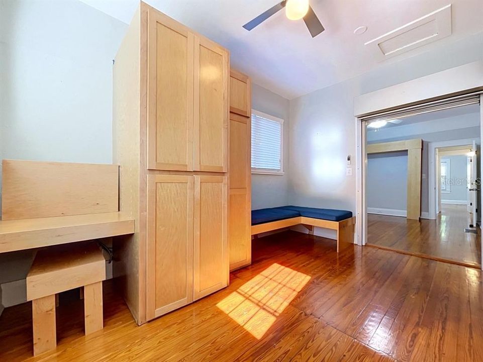 На продажу: $399,000 (3 спален, 2 ванн, 1160 Квадратных фут)