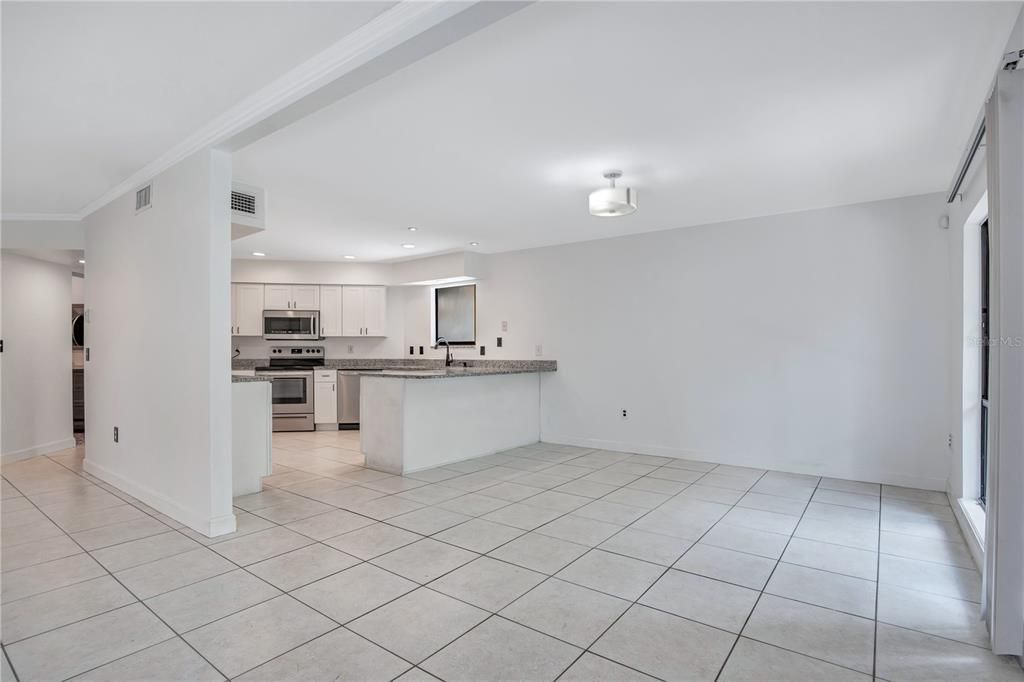 For Sale: $299,900 (2 beds, 2 baths, 1768 Square Feet)