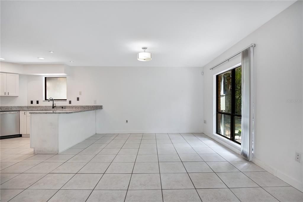 For Sale: $299,900 (2 beds, 2 baths, 1768 Square Feet)
