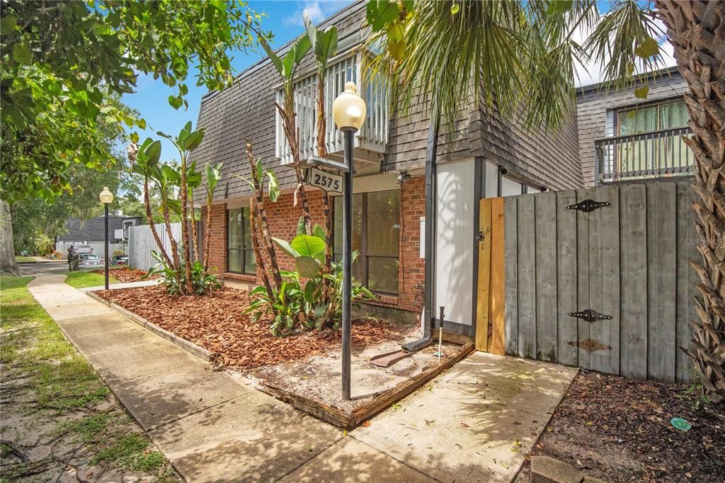 For Sale: $299,900 (2 beds, 2 baths, 1768 Square Feet)
