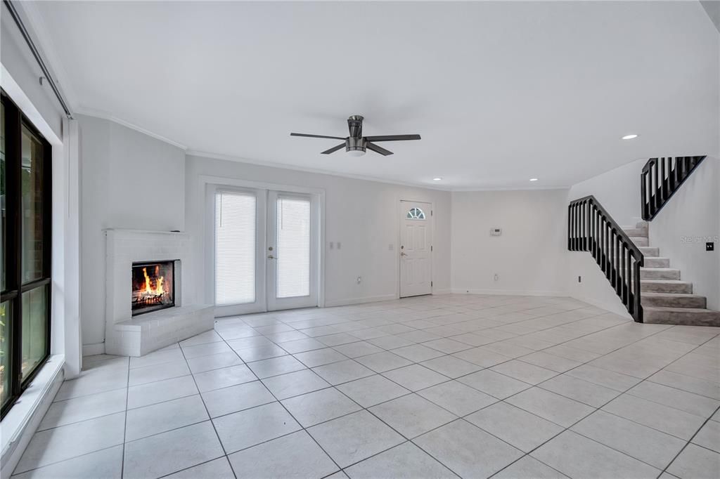 For Sale: $299,900 (2 beds, 2 baths, 1768 Square Feet)