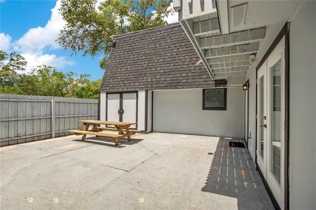 For Sale: $299,900 (2 beds, 2 baths, 1768 Square Feet)