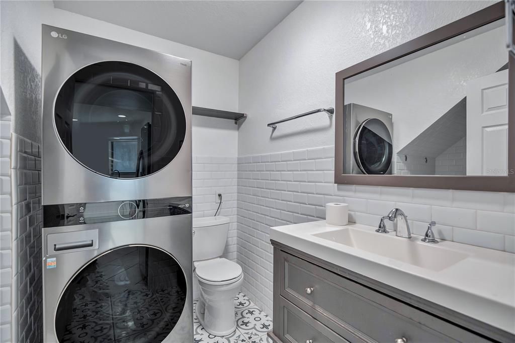 For Sale: $299,900 (2 beds, 2 baths, 1768 Square Feet)