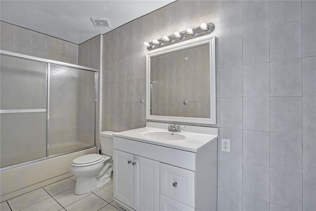 For Sale: $299,900 (2 beds, 2 baths, 1768 Square Feet)