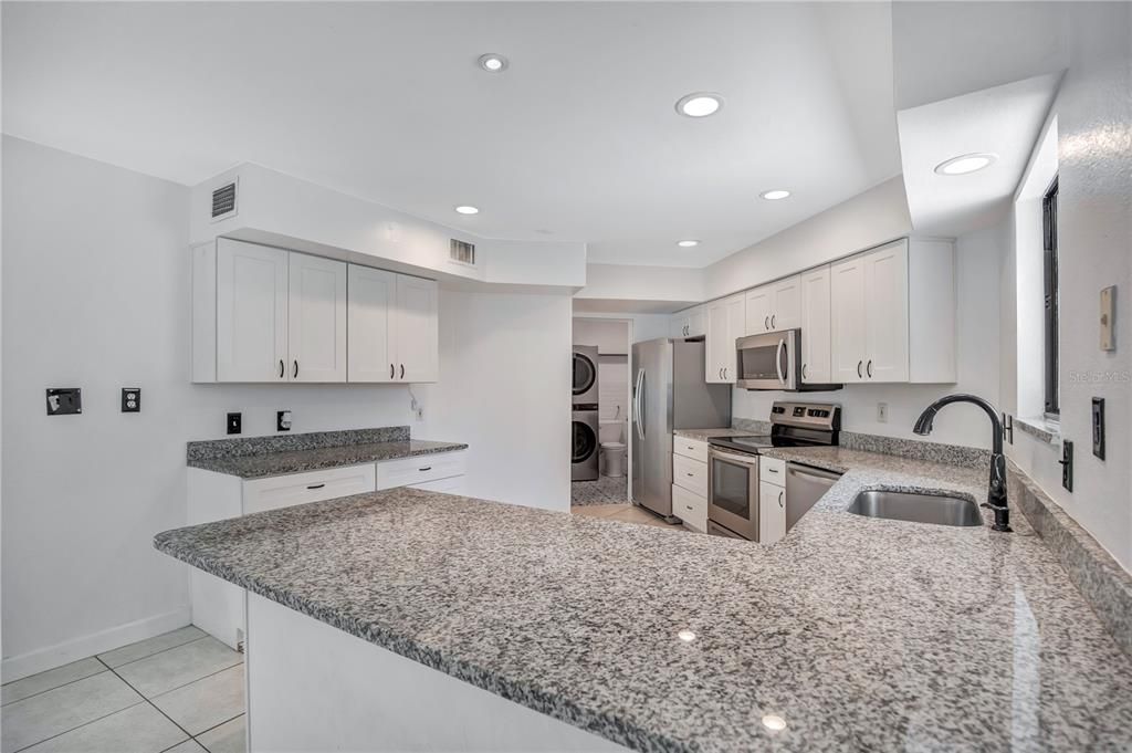 For Sale: $299,900 (2 beds, 2 baths, 1768 Square Feet)