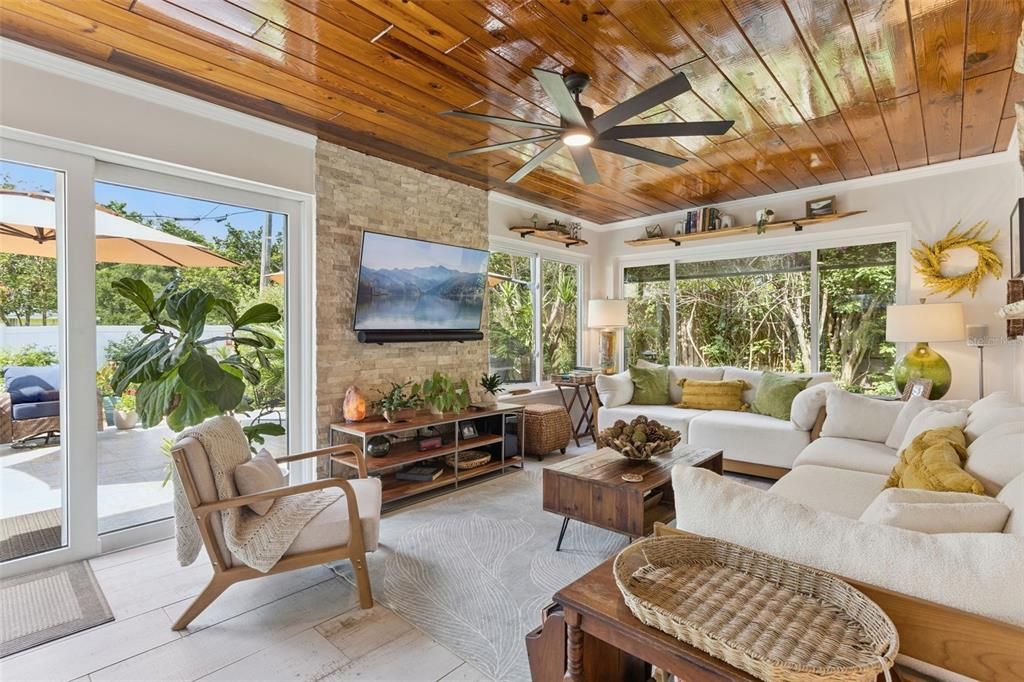 En Venta: $599,000 (3 camas, 2 baños, 1726 Pies cuadrados)