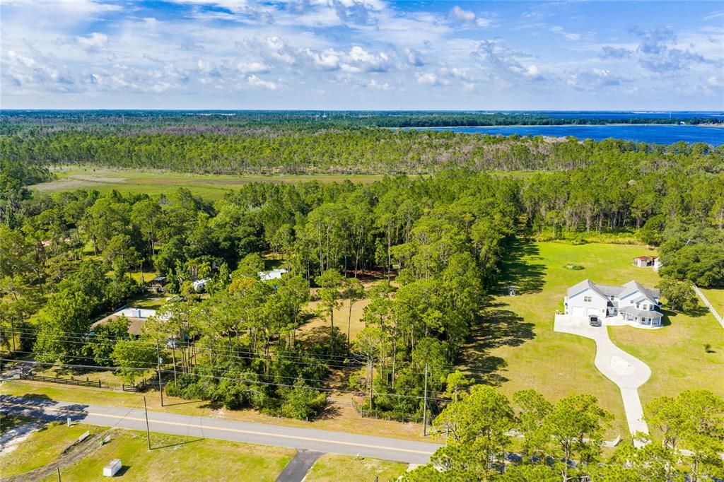 待售: $399,000 (3.84 acres)